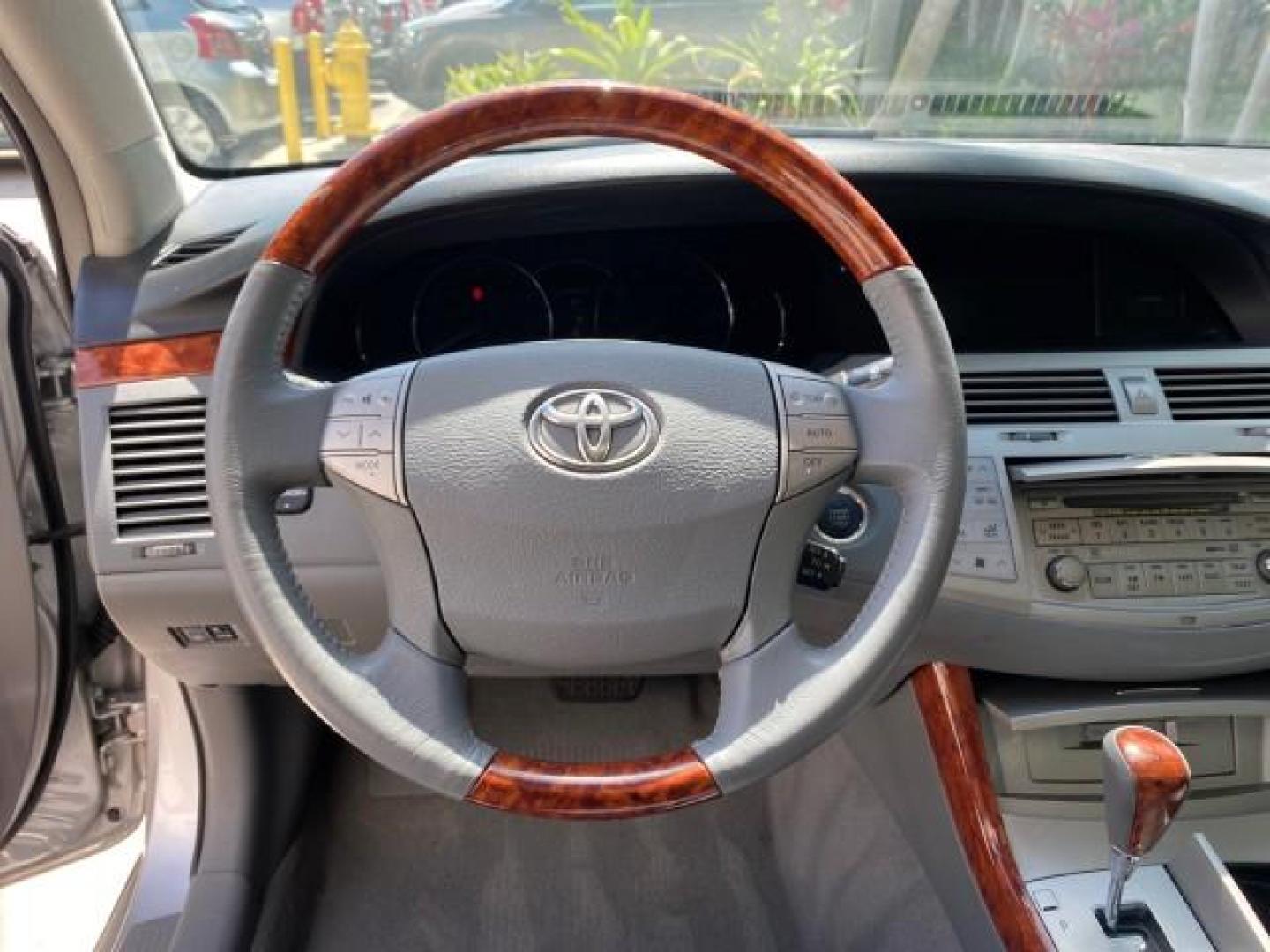 2007 Titanium Metallic /Graphite Toyota Avalon SUNROOF Limited LOW MILES 48,568 (4T1BK36B57U) with an 3.5L DOHC EFI 24-Valve V6 Engine engine, Automatic transmission, located at 4701 North Dixie Hwy, Pompano Beach, FL, 33064, (954) 422-2889, 26.240938, -80.123474 - OUR WEBPAGE FLORIDACARS1.COM HAS OVER 100 PHOTOS AND FREE CARFAX LINK 2007 Toyota Avalon LIMITED Sedan 4 DR 3.5L V6 F DOHC 24V Gasoline 28 MPG Front Wheel Drive Features A/C Seat(s) ABS Brakes Air Conditioning Alloy Wheels AM/FM Stereo Automatic Transmission Auxiliary Audio Input Cassette Player CD- Photo#48