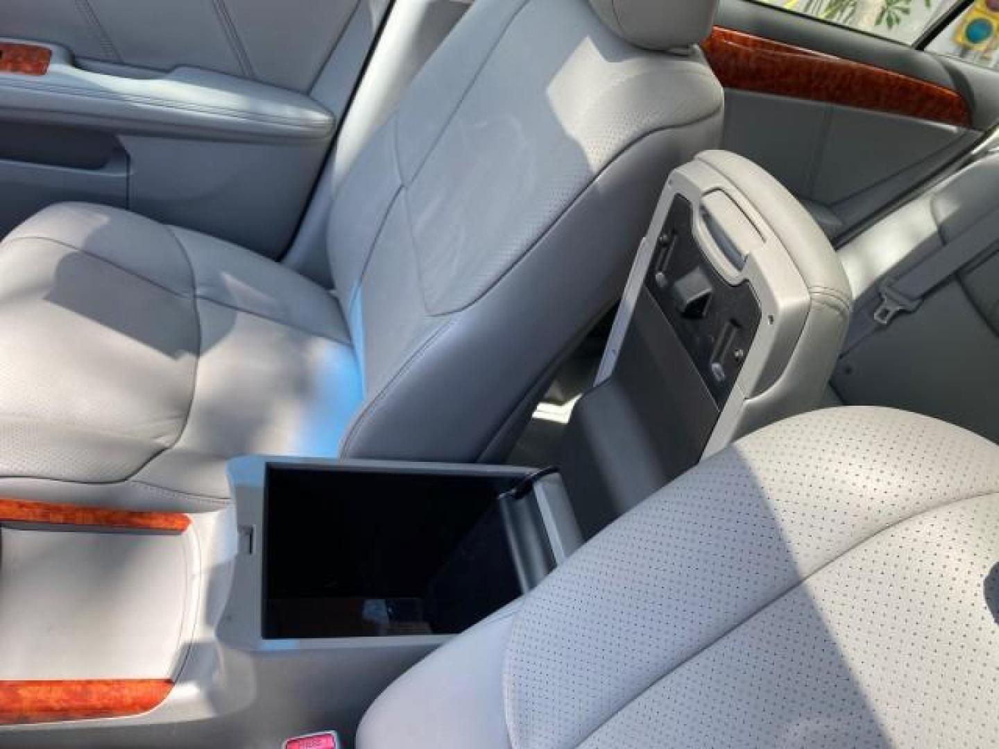 2007 Titanium Metallic /Graphite Toyota Avalon SUNROOF Limited LOW MILES 48,568 (4T1BK36B57U) with an 3.5L DOHC EFI 24-Valve V6 Engine engine, Automatic transmission, located at 4701 North Dixie Hwy, Pompano Beach, FL, 33064, (954) 422-2889, 26.240938, -80.123474 - OUR WEBPAGE FLORIDACARS1.COM HAS OVER 100 PHOTOS AND FREE CARFAX LINK 2007 Toyota Avalon LIMITED Sedan 4 DR 3.5L V6 F DOHC 24V Gasoline 28 MPG Front Wheel Drive Features A/C Seat(s) ABS Brakes Air Conditioning Alloy Wheels AM/FM Stereo Automatic Transmission Auxiliary Audio Input Cassette Player CD- Photo#66