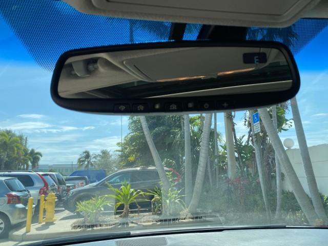 2007 Titanium Metallic /Graphite Toyota Avalon SUNROOF Limited LOW MILES 48,568 (4T1BK36B57U) with an 3.5L DOHC EFI 24-Valve V6 Engine engine, Automatic transmission, located at 4701 North Dixie Hwy, Pompano Beach, FL, 33064, (954) 422-2889, 26.240938, -80.123474 - OUR WEBPAGE FLORIDACARS1.COM HAS OVER 100 PHOTOS AND FREE CARFAX LINK 2007 Toyota Avalon LIMITED Sedan 4 DR 3.5L V6 F DOHC 24V Gasoline 28 MPG Front Wheel Drive Features A/C Seat(s) ABS Brakes Air Conditioning Alloy Wheels AM/FM Stereo Automatic Transmission Auxiliary Audio Input Cassette Player CD - Photo#67