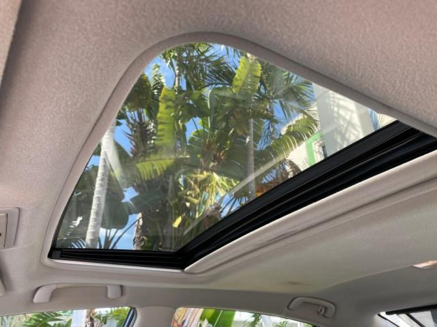2007 Titanium Metallic /Graphite Toyota Avalon SUNROOF Limited LOW MILES 48,568 (4T1BK36B57U) with an 3.5L DOHC EFI 24-Valve V6 Engine engine, Automatic transmission, located at 4701 North Dixie Hwy, Pompano Beach, FL, 33064, (954) 422-2889, 26.240938, -80.123474 - OUR WEBPAGE FLORIDACARS1.COM HAS OVER 100 PHOTOS AND FREE CARFAX LINK 2007 Toyota Avalon LIMITED Sedan 4 DR 3.5L V6 F DOHC 24V Gasoline 28 MPG Front Wheel Drive Features A/C Seat(s) ABS Brakes Air Conditioning Alloy Wheels AM/FM Stereo Automatic Transmission Auxiliary Audio Input Cassette Player CD- Photo#73