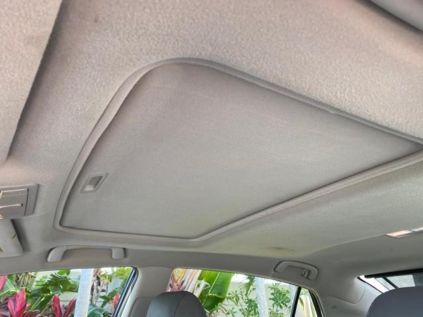2007 Titanium Metallic /Graphite Toyota Avalon SUNROOF Limited LOW MILES 48,568 (4T1BK36B57U) with an 3.5L DOHC EFI 24-Valve V6 Engine engine, Automatic transmission, located at 4701 North Dixie Hwy, Pompano Beach, FL, 33064, (954) 422-2889, 26.240938, -80.123474 - OUR WEBPAGE FLORIDACARS1.COM HAS OVER 100 PHOTOS AND FREE CARFAX LINK 2007 Toyota Avalon LIMITED Sedan 4 DR 3.5L V6 F DOHC 24V Gasoline 28 MPG Front Wheel Drive Features A/C Seat(s) ABS Brakes Air Conditioning Alloy Wheels AM/FM Stereo Automatic Transmission Auxiliary Audio Input Cassette Player CD- Photo#75