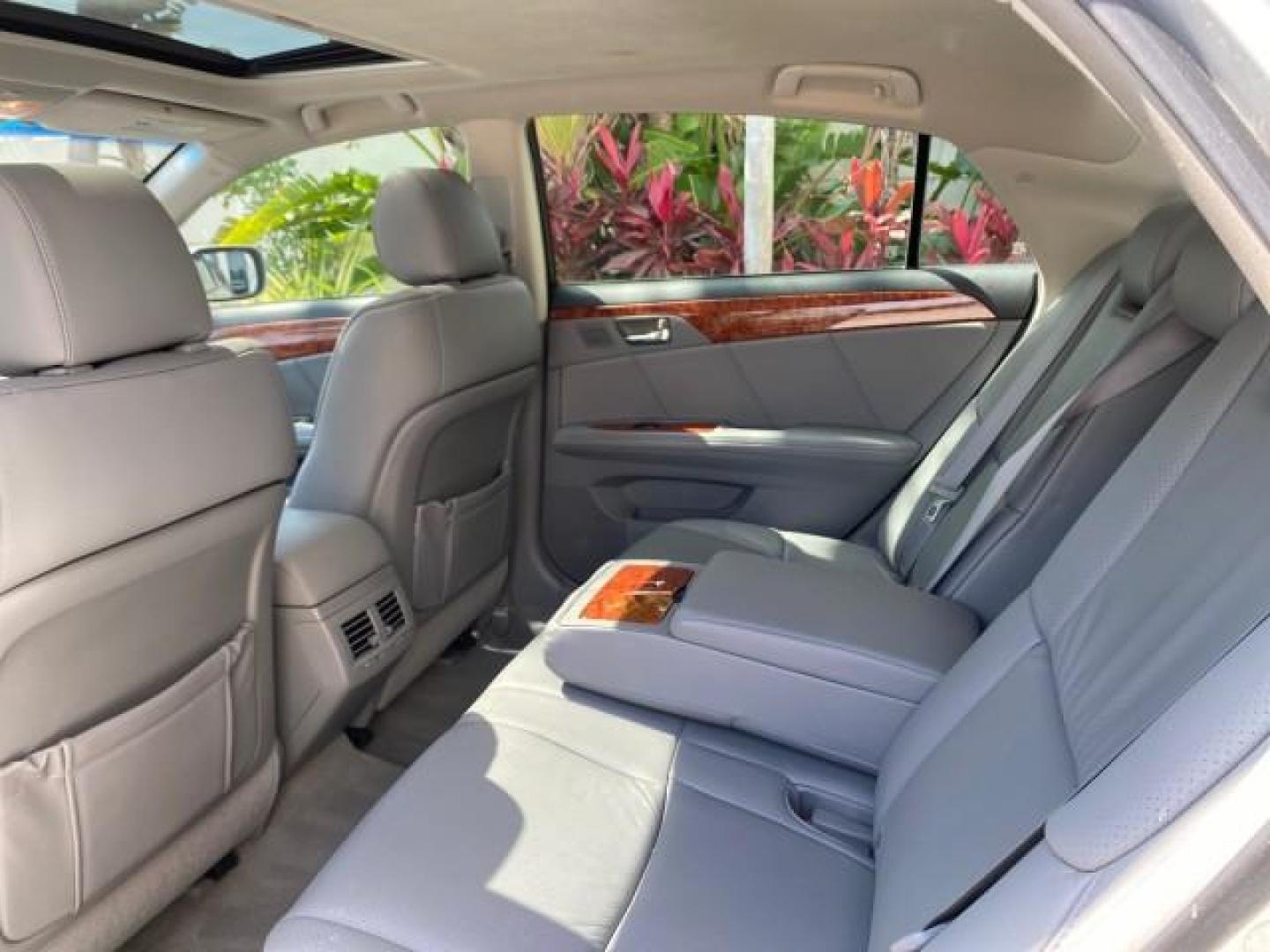 2007 Titanium Metallic /Graphite Toyota Avalon SUNROOF Limited LOW MILES 48,568 (4T1BK36B57U) with an 3.5L DOHC EFI 24-Valve V6 Engine engine, Automatic transmission, located at 4701 North Dixie Hwy, Pompano Beach, FL, 33064, (954) 422-2889, 26.240938, -80.123474 - OUR WEBPAGE FLORIDACARS1.COM HAS OVER 100 PHOTOS AND FREE CARFAX LINK 2007 Toyota Avalon LIMITED Sedan 4 DR 3.5L V6 F DOHC 24V Gasoline 28 MPG Front Wheel Drive Features A/C Seat(s) ABS Brakes Air Conditioning Alloy Wheels AM/FM Stereo Automatic Transmission Auxiliary Audio Input Cassette Player CD- Photo#83