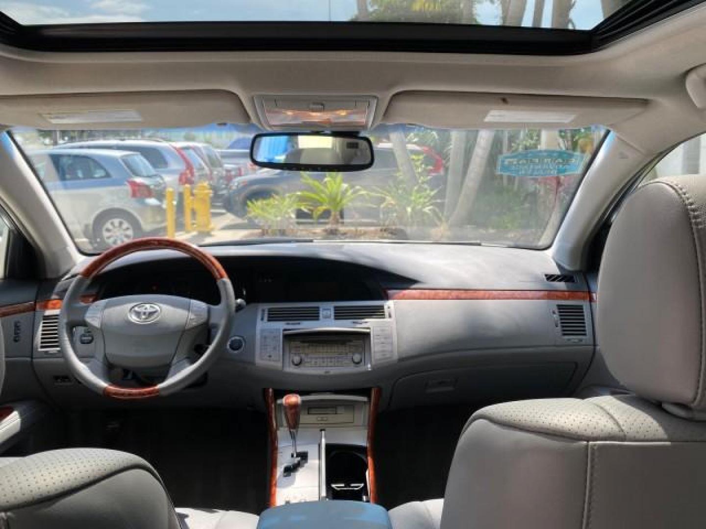 2007 Titanium Metallic /Graphite Toyota Avalon SUNROOF Limited LOW MILES 48,568 (4T1BK36B57U) with an 3.5L DOHC EFI 24-Valve V6 Engine engine, Automatic transmission, located at 4701 North Dixie Hwy, Pompano Beach, FL, 33064, (954) 422-2889, 26.240938, -80.123474 - OUR WEBPAGE FLORIDACARS1.COM HAS OVER 100 PHOTOS AND FREE CARFAX LINK 2007 Toyota Avalon LIMITED Sedan 4 DR 3.5L V6 F DOHC 24V Gasoline 28 MPG Front Wheel Drive Features A/C Seat(s) ABS Brakes Air Conditioning Alloy Wheels AM/FM Stereo Automatic Transmission Auxiliary Audio Input Cassette Player CD- Photo#88