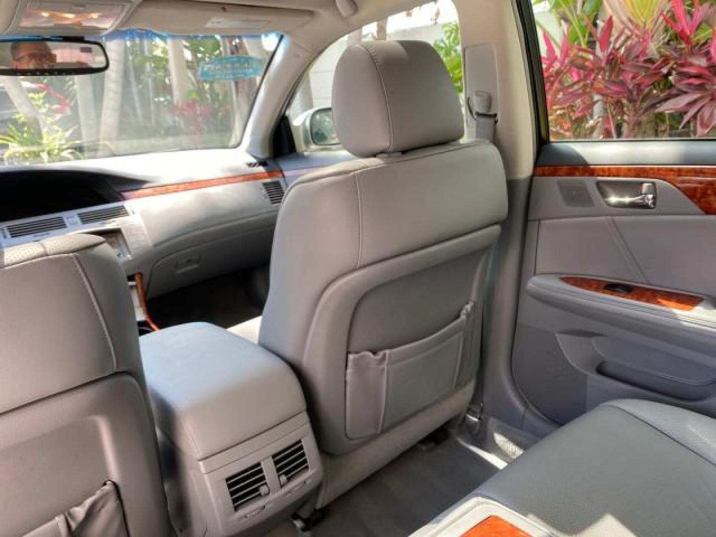 2007 Titanium Metallic /Graphite Toyota Avalon SUNROOF Limited LOW MILES 48,568 (4T1BK36B57U) with an 3.5L DOHC EFI 24-Valve V6 Engine engine, Automatic transmission, located at 4701 North Dixie Hwy, Pompano Beach, FL, 33064, (954) 422-2889, 26.240938, -80.123474 - OUR WEBPAGE FLORIDACARS1.COM HAS OVER 100 PHOTOS AND FREE CARFAX LINK 2007 Toyota Avalon LIMITED Sedan 4 DR 3.5L V6 F DOHC 24V Gasoline 28 MPG Front Wheel Drive Features A/C Seat(s) ABS Brakes Air Conditioning Alloy Wheels AM/FM Stereo Automatic Transmission Auxiliary Audio Input Cassette Player CD- Photo#89