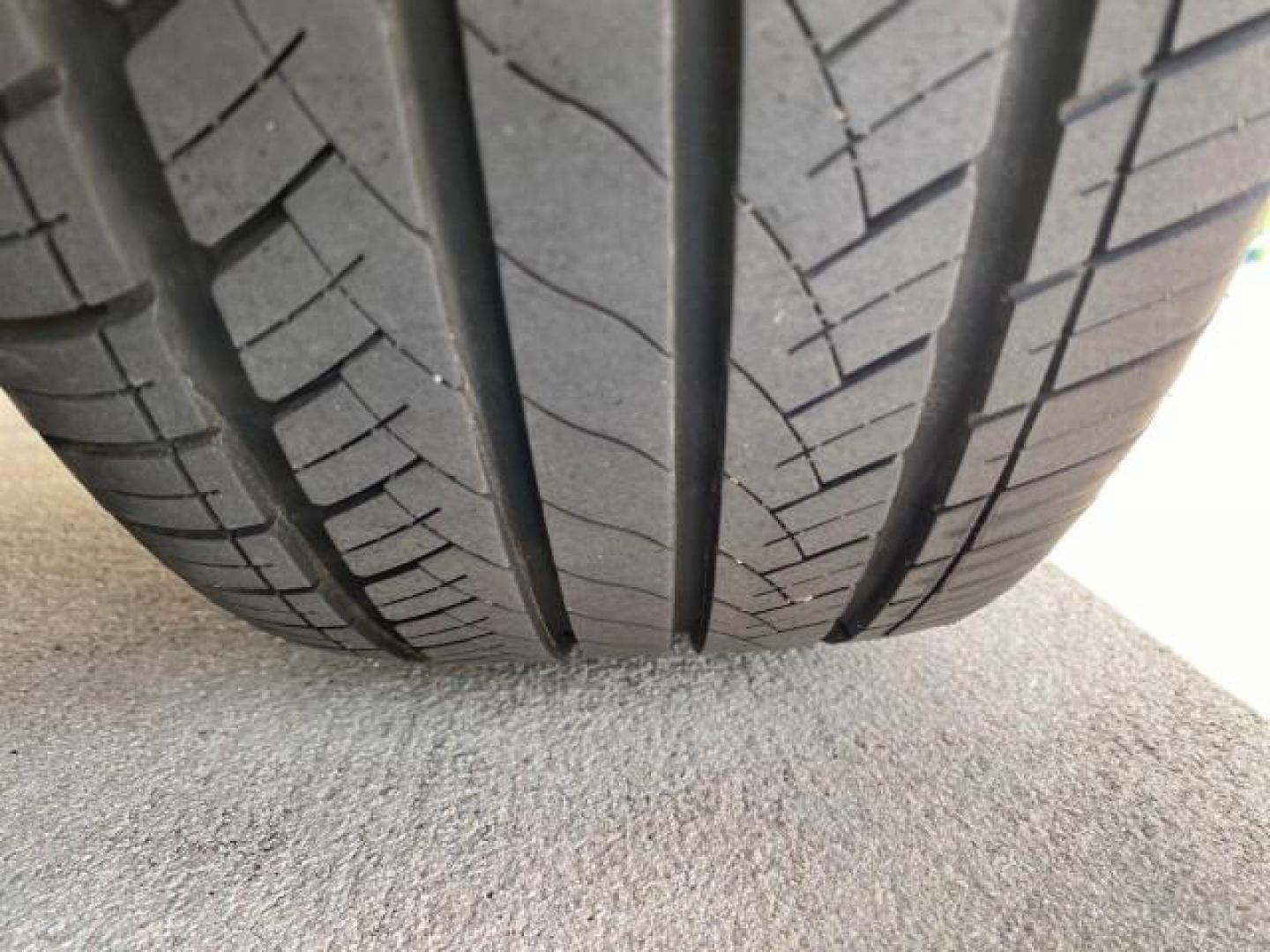 2007 Titanium Metallic /Graphite Toyota Avalon SUNROOF Limited LOW MILES 48,568 (4T1BK36B57U) with an 3.5L DOHC EFI 24-Valve V6 Engine engine, Automatic transmission, located at 4701 North Dixie Hwy, Pompano Beach, FL, 33064, (954) 422-2889, 26.240938, -80.123474 - OUR WEBPAGE FLORIDACARS1.COM HAS OVER 100 PHOTOS AND FREE CARFAX LINK 2007 Toyota Avalon LIMITED Sedan 4 DR 3.5L V6 F DOHC 24V Gasoline 28 MPG Front Wheel Drive Features A/C Seat(s) ABS Brakes Air Conditioning Alloy Wheels AM/FM Stereo Automatic Transmission Auxiliary Audio Input Cassette Player CD- Photo#92