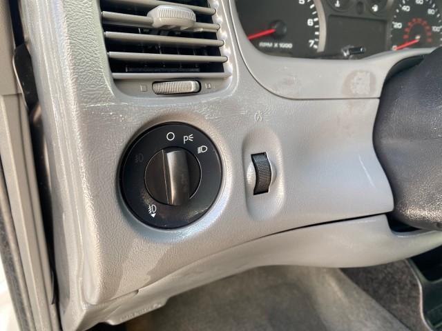 2011 Oxford White /Medium Dark Flint Ford Ranger XLT LOW MILES 44,686 (1FTKR4EE4BP) with an 4.0L SOHC V6 Engine engine, Automatic transmission, located at 4701 North Dixie Hwy, Pompano Beach, FL, 33064, (954) 422-2889, 26.240938, -80.123474 - OUR WEBPAGE FLORIDACARS1.COM HAS OVER 100 PHOTOS AND FREE CARFAX LINK 2011 Ford Ranger XLT 4 Door Extended Cab Pickup 4.0L V6 F SOHC 16V Gasoline 21 MPG Rear Wheel Drive Features ABS Brakes Air Conditioning AM/FM Stereo Automatic Transmission Auxiliary Audio Input Bed Liner CD Audio Cloth Seats Crui - Photo#57