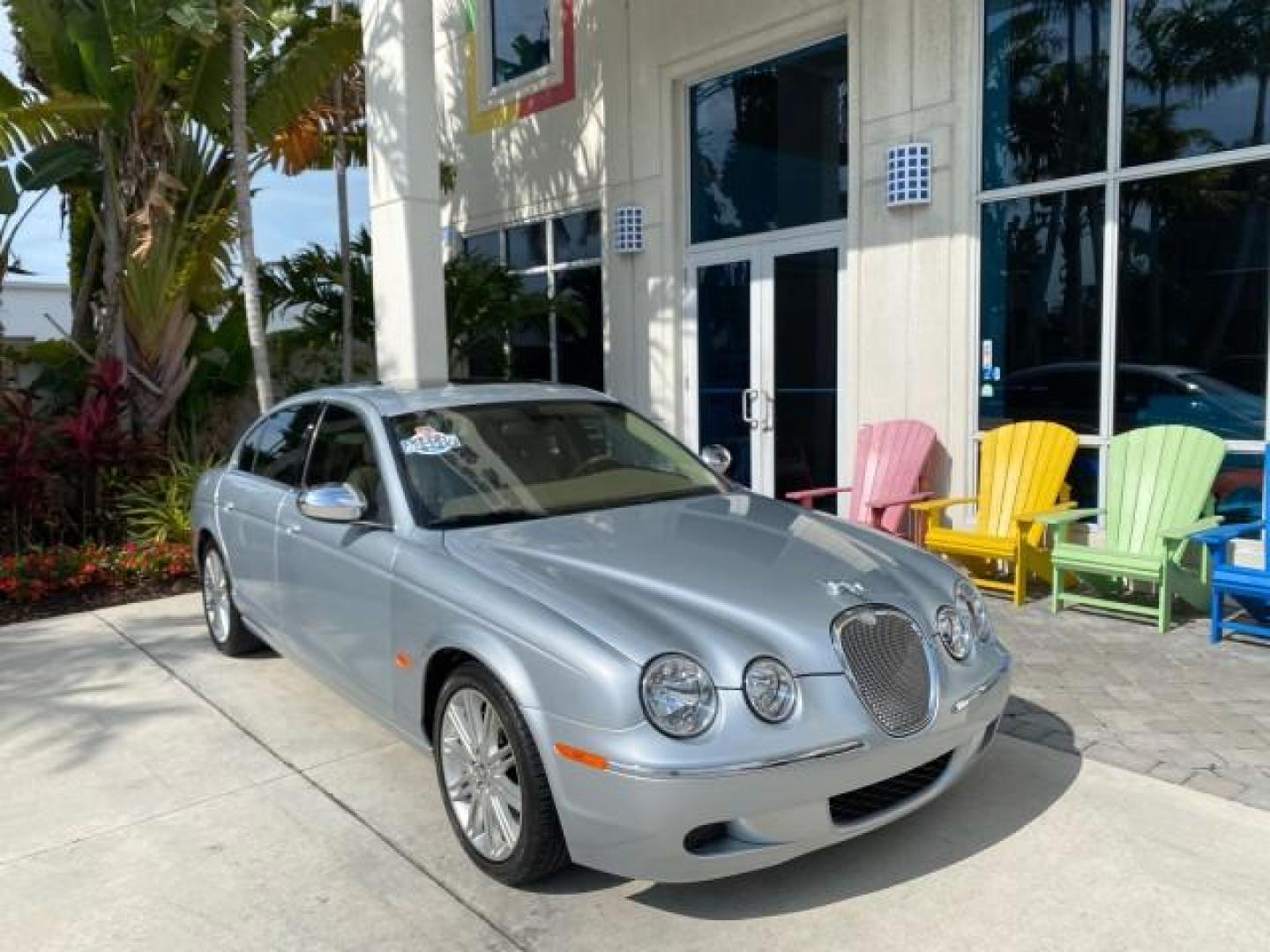 2008 Lunar Grey /Champagne Jaguar S-TYPE 3.0 1 OWNER LOW MILES 27,291 (SAJWA01A58F) with an 3.0L DOHC MPFI 24-Valve V6 Engine engine, Automatic transmission, located at 4701 North Dixie Hwy, Pompano Beach, FL, 33064, (954) 422-2889, 26.240938, -80.123474 - OUR WEBPAGE FLORIDACARS1.COM HAS OVER 100 PHOTOS AND FREE CARFAX LINK 2008 Jaguar S-Type 3.0 1 OWNER Sedan 4 DR 3.0L V6 F DOHC 24V Gasoline 28 MPG Rear Wheel Drive Features ABS Brakes Air Conditioning Alloy Wheels AM/FM Stereo Automatic Transmission CD Audio Cruise Control Front Seat Heaters Leather- Photo#1