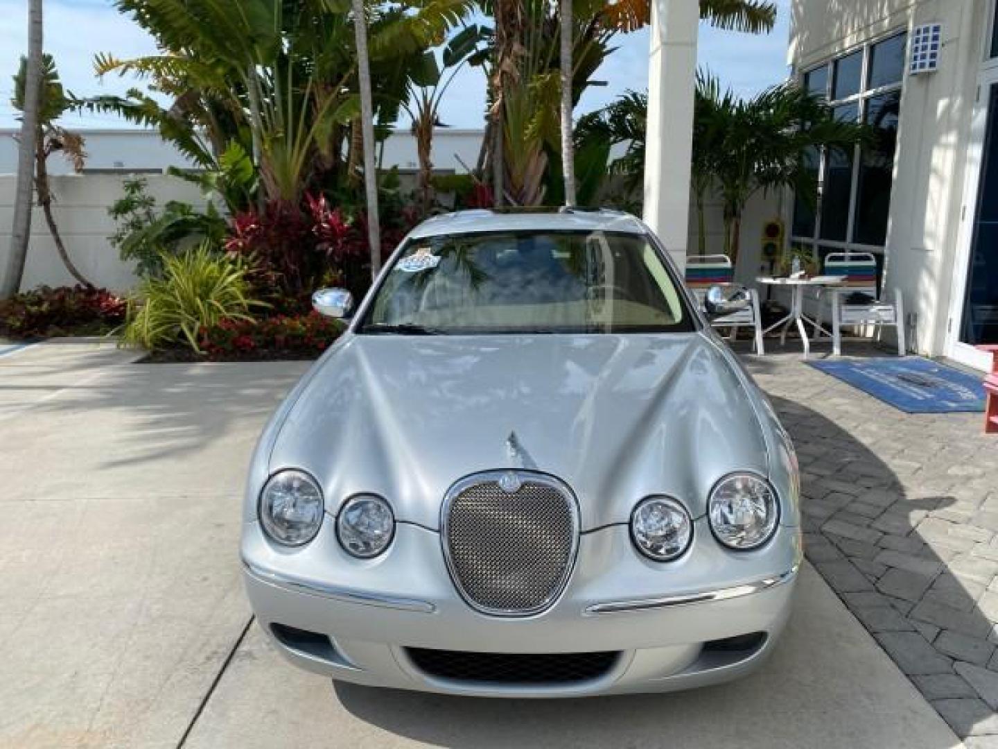 2008 Lunar Grey /Champagne Jaguar S-TYPE 3.0 1 OWNER LOW MILES 27,291 (SAJWA01A58F) with an 3.0L DOHC MPFI 24-Valve V6 Engine engine, Automatic transmission, located at 4701 North Dixie Hwy, Pompano Beach, FL, 33064, (954) 422-2889, 26.240938, -80.123474 - OUR WEBPAGE FLORIDACARS1.COM HAS OVER 100 PHOTOS AND FREE CARFAX LINK 2008 Jaguar S-Type 3.0 1 OWNER Sedan 4 DR 3.0L V6 F DOHC 24V Gasoline 28 MPG Rear Wheel Drive Features ABS Brakes Air Conditioning Alloy Wheels AM/FM Stereo Automatic Transmission CD Audio Cruise Control Front Seat Heaters Leather- Photo#2