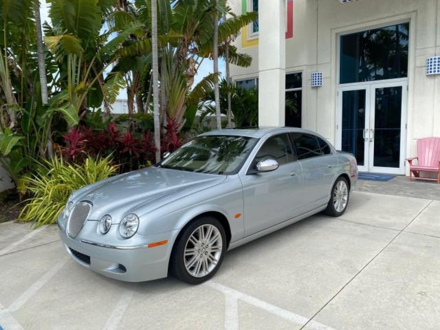 2008 Lunar Grey /Champagne Jaguar S-TYPE 3.0 1 OWNER LOW MILES 27,291 (SAJWA01A58F) with an 3.0L DOHC MPFI 24-Valve V6 Engine engine, Automatic transmission, located at 4701 North Dixie Hwy, Pompano Beach, FL, 33064, (954) 422-2889, 26.240938, -80.123474 - OUR WEBPAGE FLORIDACARS1.COM HAS OVER 100 PHOTOS AND FREE CARFAX LINK 2008 Jaguar S-Type 3.0 1 OWNER Sedan 4 DR 3.0L V6 F DOHC 24V Gasoline 28 MPG Rear Wheel Drive Features ABS Brakes Air Conditioning Alloy Wheels AM/FM Stereo Automatic Transmission CD Audio Cruise Control Front Seat Heaters Leather- Photo#28