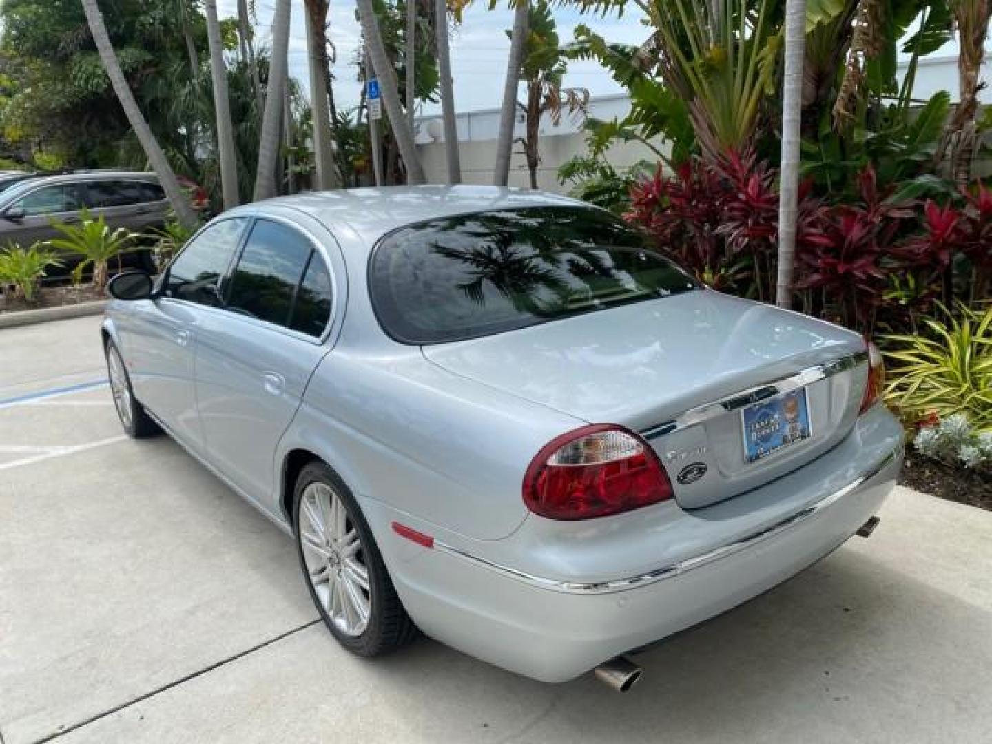 2008 Lunar Grey /Champagne Jaguar S-TYPE 3.0 1 OWNER LOW MILES 27,291 (SAJWA01A58F) with an 3.0L DOHC MPFI 24-Valve V6 Engine engine, Automatic transmission, located at 4701 North Dixie Hwy, Pompano Beach, FL, 33064, (954) 422-2889, 26.240938, -80.123474 - OUR WEBPAGE FLORIDACARS1.COM HAS OVER 100 PHOTOS AND FREE CARFAX LINK 2008 Jaguar S-Type 3.0 1 OWNER Sedan 4 DR 3.0L V6 F DOHC 24V Gasoline 28 MPG Rear Wheel Drive Features ABS Brakes Air Conditioning Alloy Wheels AM/FM Stereo Automatic Transmission CD Audio Cruise Control Front Seat Heaters Leather- Photo#33