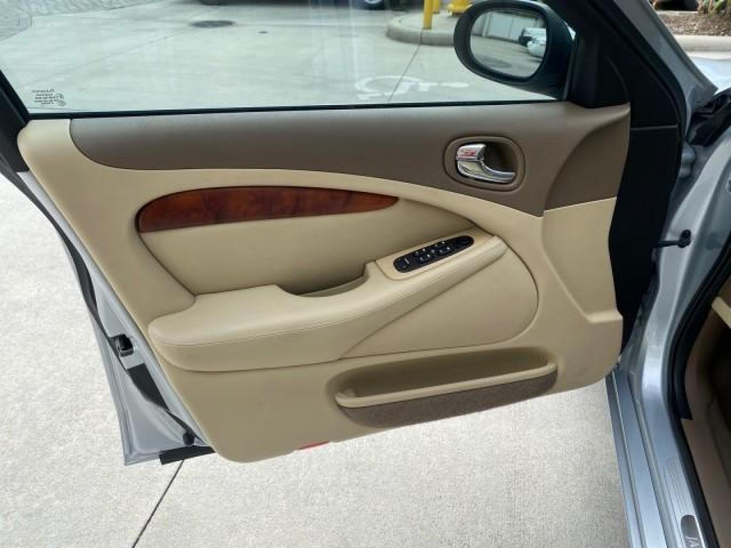 2008 Lunar Grey /Champagne Jaguar S-TYPE 3.0 1 OWNER LOW MILES 27,291 (SAJWA01A58F) with an 3.0L DOHC MPFI 24-Valve V6 Engine engine, Automatic transmission, located at 4701 North Dixie Hwy, Pompano Beach, FL, 33064, (954) 422-2889, 26.240938, -80.123474 - OUR WEBPAGE FLORIDACARS1.COM HAS OVER 100 PHOTOS AND FREE CARFAX LINK 2008 Jaguar S-Type 3.0 1 OWNER Sedan 4 DR 3.0L V6 F DOHC 24V Gasoline 28 MPG Rear Wheel Drive Features ABS Brakes Air Conditioning Alloy Wheels AM/FM Stereo Automatic Transmission CD Audio Cruise Control Front Seat Heaters Leather- Photo#41