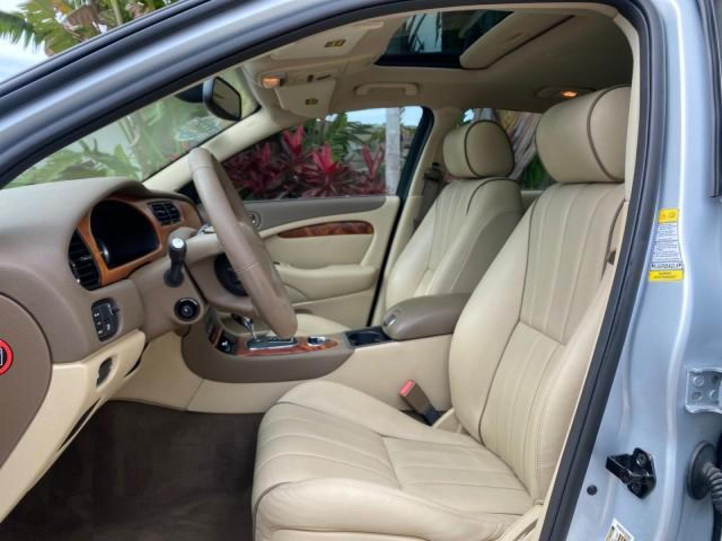 2008 Lunar Grey /Champagne Jaguar S-TYPE 3.0 1 OWNER LOW MILES 27,291 (SAJWA01A58F) with an 3.0L DOHC MPFI 24-Valve V6 Engine engine, Automatic transmission, located at 4701 North Dixie Hwy, Pompano Beach, FL, 33064, (954) 422-2889, 26.240938, -80.123474 - OUR WEBPAGE FLORIDACARS1.COM HAS OVER 100 PHOTOS AND FREE CARFAX LINK 2008 Jaguar S-Type 3.0 1 OWNER Sedan 4 DR 3.0L V6 F DOHC 24V Gasoline 28 MPG Rear Wheel Drive Features ABS Brakes Air Conditioning Alloy Wheels AM/FM Stereo Automatic Transmission CD Audio Cruise Control Front Seat Heaters Leather- Photo#43