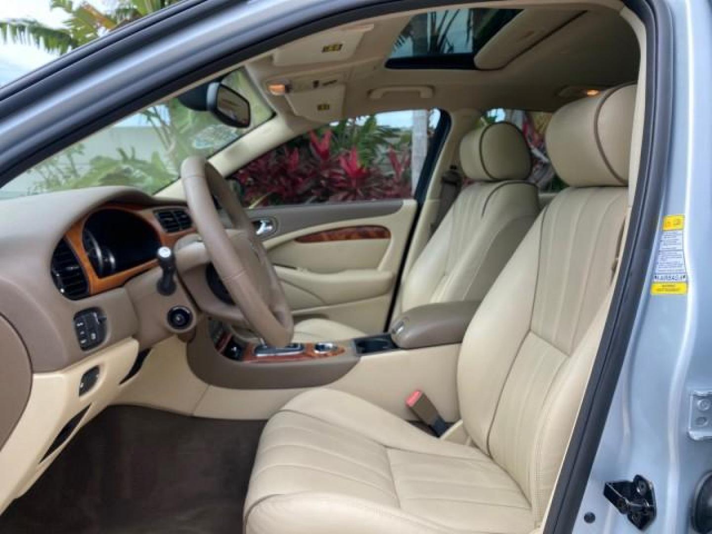 2008 Lunar Grey /Champagne Jaguar S-TYPE 3.0 1 OWNER LOW MILES 27,291 (SAJWA01A58F) with an 3.0L DOHC MPFI 24-Valve V6 Engine engine, Automatic transmission, located at 4701 North Dixie Hwy, Pompano Beach, FL, 33064, (954) 422-2889, 26.240938, -80.123474 - OUR WEBPAGE FLORIDACARS1.COM HAS OVER 100 PHOTOS AND FREE CARFAX LINK 2008 Jaguar S-Type 3.0 1 OWNER Sedan 4 DR 3.0L V6 F DOHC 24V Gasoline 28 MPG Rear Wheel Drive Features ABS Brakes Air Conditioning Alloy Wheels AM/FM Stereo Automatic Transmission CD Audio Cruise Control Front Seat Heaters Leather- Photo#44