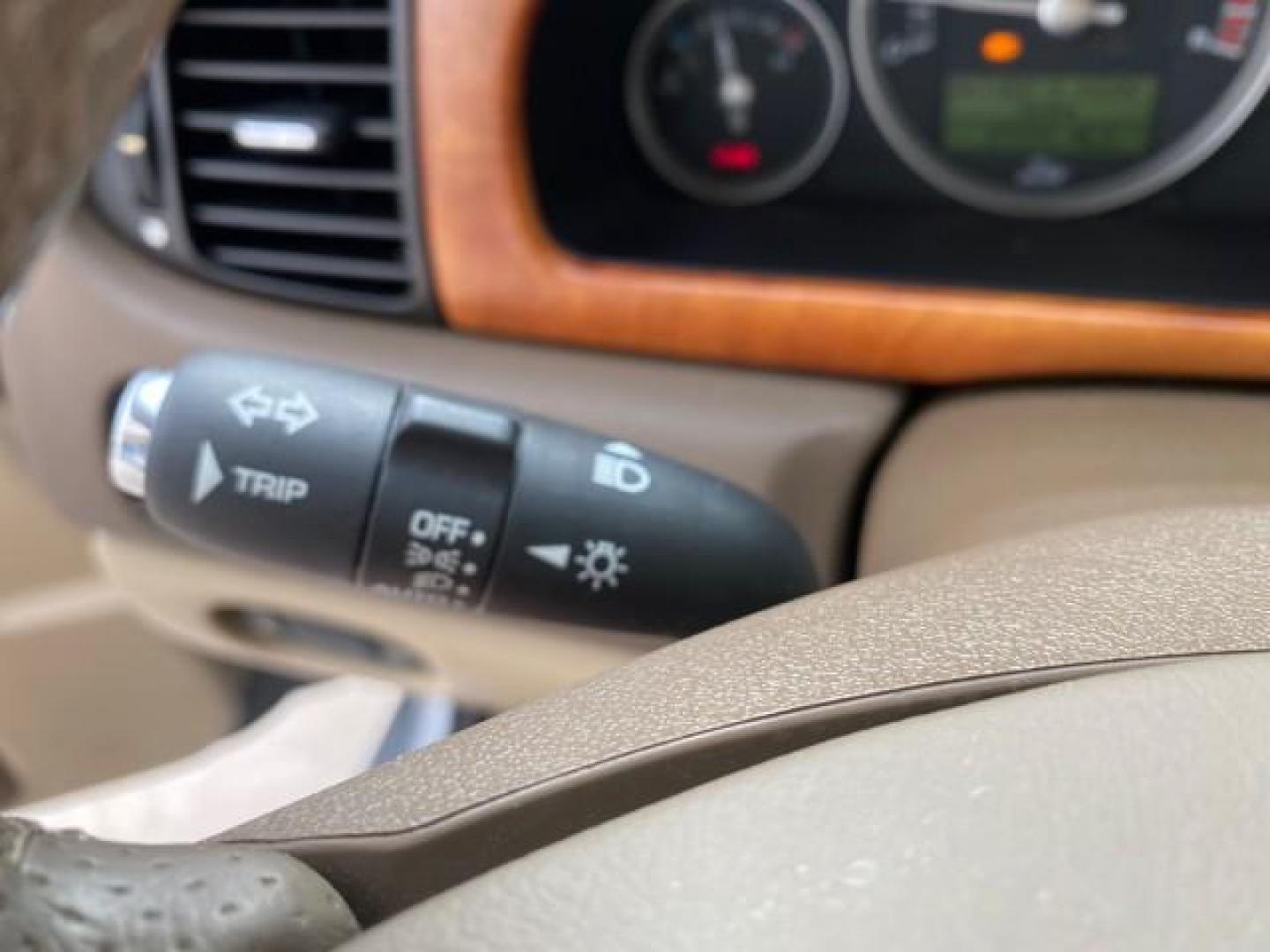 2008 Lunar Grey /Champagne Jaguar S-TYPE 3.0 1 OWNER LOW MILES 27,291 (SAJWA01A58F) with an 3.0L DOHC MPFI 24-Valve V6 Engine engine, Automatic transmission, located at 4701 North Dixie Hwy, Pompano Beach, FL, 33064, (954) 422-2889, 26.240938, -80.123474 - OUR WEBPAGE FLORIDACARS1.COM HAS OVER 100 PHOTOS AND FREE CARFAX LINK 2008 Jaguar S-Type 3.0 1 OWNER Sedan 4 DR 3.0L V6 F DOHC 24V Gasoline 28 MPG Rear Wheel Drive Features ABS Brakes Air Conditioning Alloy Wheels AM/FM Stereo Automatic Transmission CD Audio Cruise Control Front Seat Heaters Leather- Photo#53