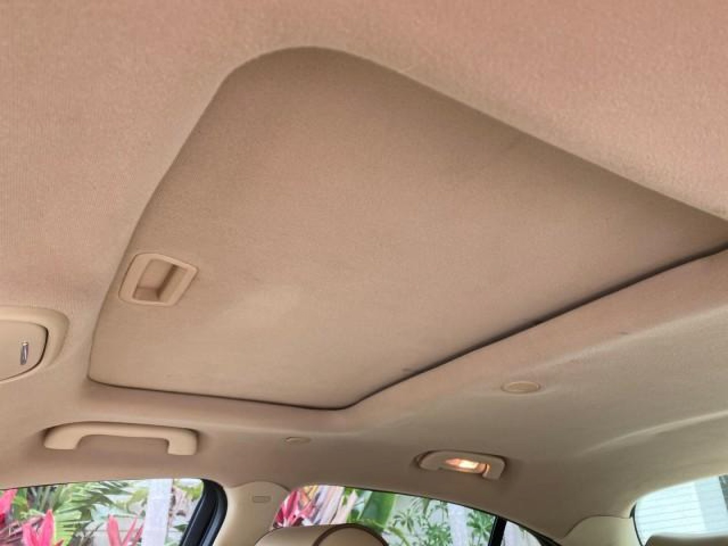 2008 Lunar Grey /Champagne Jaguar S-TYPE 3.0 1 OWNER LOW MILES 27,291 (SAJWA01A58F) with an 3.0L DOHC MPFI 24-Valve V6 Engine engine, Automatic transmission, located at 4701 North Dixie Hwy, Pompano Beach, FL, 33064, (954) 422-2889, 26.240938, -80.123474 - OUR WEBPAGE FLORIDACARS1.COM HAS OVER 100 PHOTOS AND FREE CARFAX LINK 2008 Jaguar S-Type 3.0 1 OWNER Sedan 4 DR 3.0L V6 F DOHC 24V Gasoline 28 MPG Rear Wheel Drive Features ABS Brakes Air Conditioning Alloy Wheels AM/FM Stereo Automatic Transmission CD Audio Cruise Control Front Seat Heaters Leather- Photo#74
