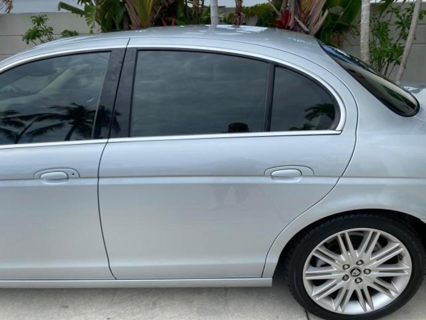 2008 Lunar Grey /Champagne Jaguar S-TYPE 3.0 1 OWNER LOW MILES 27,291 (SAJWA01A58F) with an 3.0L DOHC MPFI 24-Valve V6 Engine engine, Automatic transmission, located at 4701 North Dixie Hwy, Pompano Beach, FL, 33064, (954) 422-2889, 26.240938, -80.123474 - OUR WEBPAGE FLORIDACARS1.COM HAS OVER 100 PHOTOS AND FREE CARFAX LINK 2008 Jaguar S-Type 3.0 1 OWNER Sedan 4 DR 3.0L V6 F DOHC 24V Gasoline 28 MPG Rear Wheel Drive Features ABS Brakes Air Conditioning Alloy Wheels AM/FM Stereo Automatic Transmission CD Audio Cruise Control Front Seat Heaters Leather- Photo#77