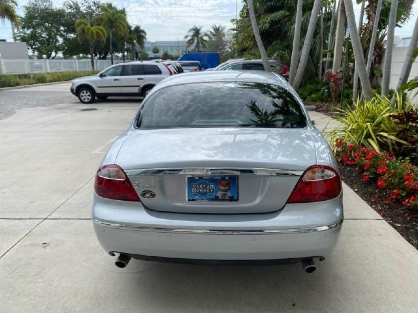 2008 Lunar Grey /Champagne Jaguar S-TYPE 3.0 1 OWNER LOW MILES 27,291 (SAJWA01A58F) with an 3.0L DOHC MPFI 24-Valve V6 Engine engine, Automatic transmission, located at 4701 North Dixie Hwy, Pompano Beach, FL, 33064, (954) 422-2889, 26.240938, -80.123474 - OUR WEBPAGE FLORIDACARS1.COM HAS OVER 100 PHOTOS AND FREE CARFAX LINK 2008 Jaguar S-Type 3.0 1 OWNER Sedan 4 DR 3.0L V6 F DOHC 24V Gasoline 28 MPG Rear Wheel Drive Features ABS Brakes Air Conditioning Alloy Wheels AM/FM Stereo Automatic Transmission CD Audio Cruise Control Front Seat Heaters Leather- Photo#94