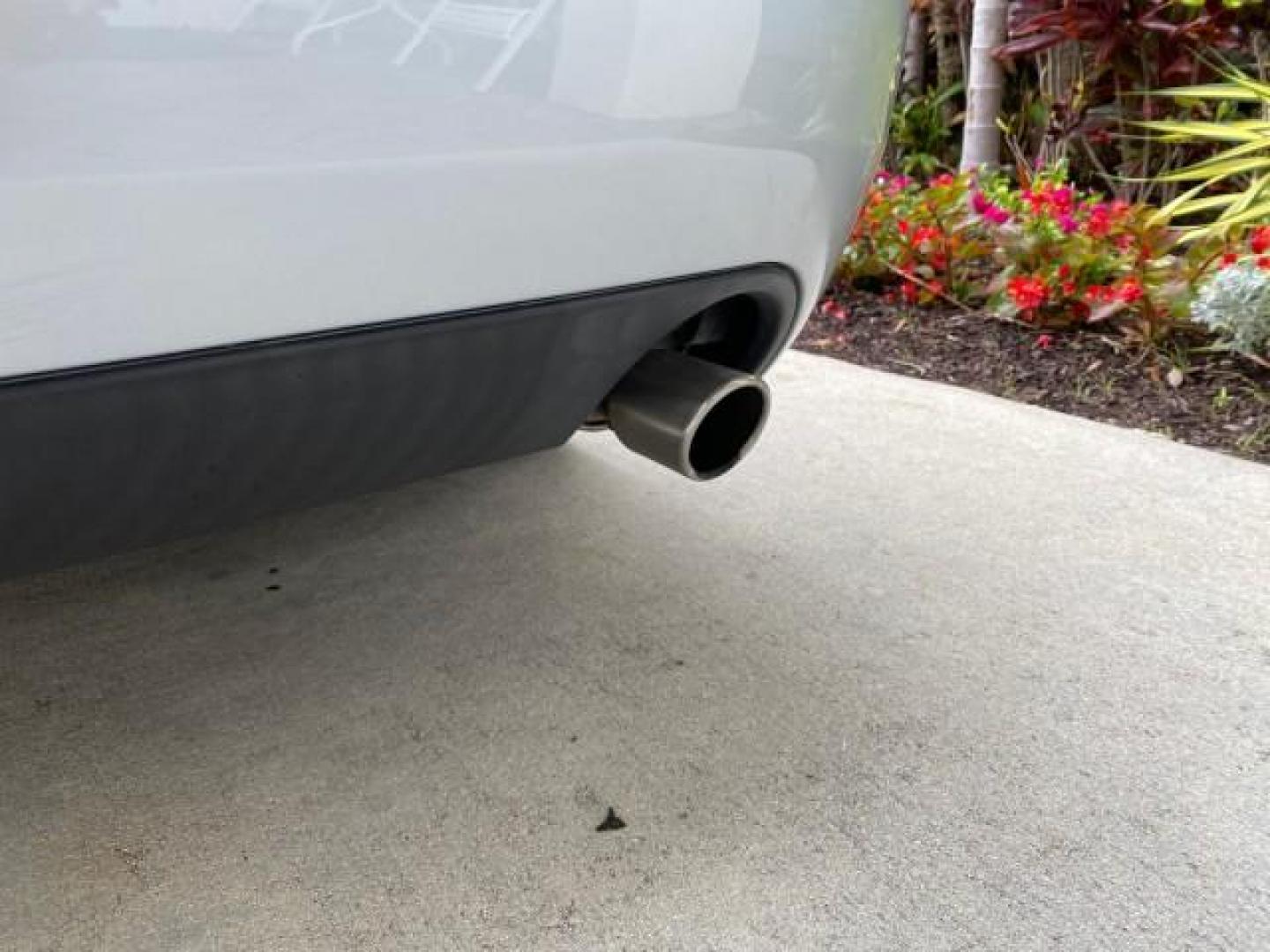 2008 Lunar Grey /Champagne Jaguar S-TYPE 3.0 1 OWNER LOW MILES 27,291 (SAJWA01A58F) with an 3.0L DOHC MPFI 24-Valve V6 Engine engine, Automatic transmission, located at 4701 North Dixie Hwy, Pompano Beach, FL, 33064, (954) 422-2889, 26.240938, -80.123474 - OUR WEBPAGE FLORIDACARS1.COM HAS OVER 100 PHOTOS AND FREE CARFAX LINK 2008 Jaguar S-Type 3.0 1 OWNER Sedan 4 DR 3.0L V6 F DOHC 24V Gasoline 28 MPG Rear Wheel Drive Features ABS Brakes Air Conditioning Alloy Wheels AM/FM Stereo Automatic Transmission CD Audio Cruise Control Front Seat Heaters Leather- Photo#98