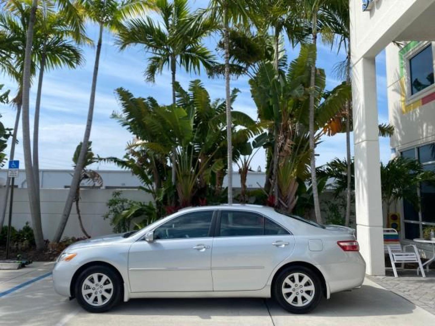 2007 Titanium Metallic /Ash Toyota Camry XLE LOW MILES 15,752 1 OWNER (4T1BK46K37U) with an 3.5L DOHC MPFI VVT-i 24-Valve V6 Engine engine, Automatic transmission, located at 4701 North Dixie Hwy, Pompano Beach, FL, 33064, (954) 422-2889, 26.240938, -80.123474 - OUR WEBPAGE FLORIDACARS1.COM HAS OVER 100 PHOTOS AND FREE CARFAX LINK 2007 Toyota Camry XLE 1 OWNER Sedan 4 DR 3.5L V6 F DOHC 24V Gasoline 31 MPG Front Wheel Drive Features ABS Brakes Air Conditioning Alloy Wheels AM/FM Stereo Automatic Transmission Auxiliary Audio Input Bluetooth Technology CD Audi- Photo#4