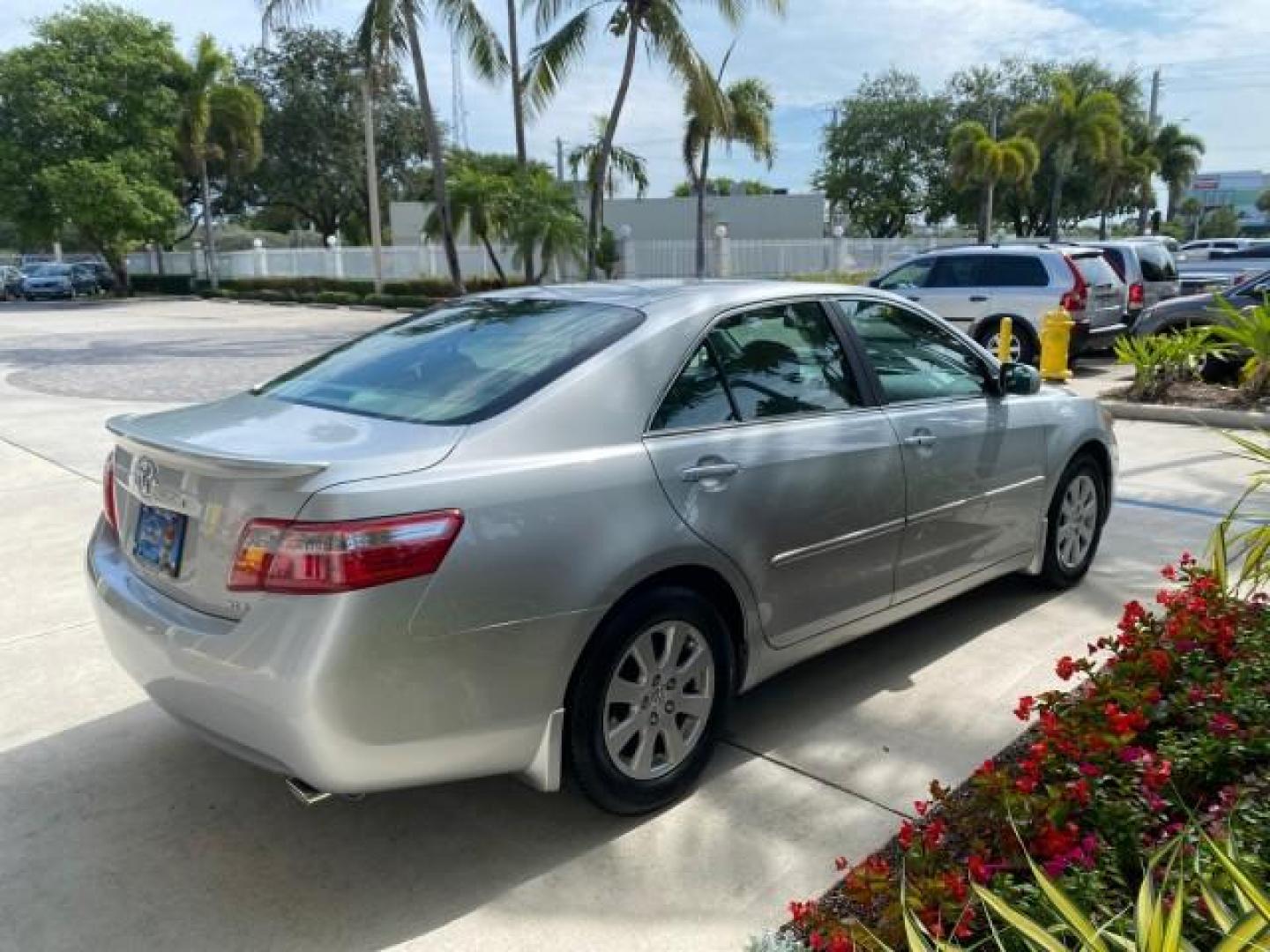 2007 Titanium Metallic /Ash Toyota Camry XLE LOW MILES 15,752 1 OWNER (4T1BK46K37U) with an 3.5L DOHC MPFI VVT-i 24-Valve V6 Engine engine, Automatic transmission, located at 4701 North Dixie Hwy, Pompano Beach, FL, 33064, (954) 422-2889, 26.240938, -80.123474 - OUR WEBPAGE FLORIDACARS1.COM HAS OVER 100 PHOTOS AND FREE CARFAX LINK 2007 Toyota Camry XLE 1 OWNER Sedan 4 DR 3.5L V6 F DOHC 24V Gasoline 31 MPG Front Wheel Drive Features ABS Brakes Air Conditioning Alloy Wheels AM/FM Stereo Automatic Transmission Auxiliary Audio Input Bluetooth Technology CD Audi- Photo#7