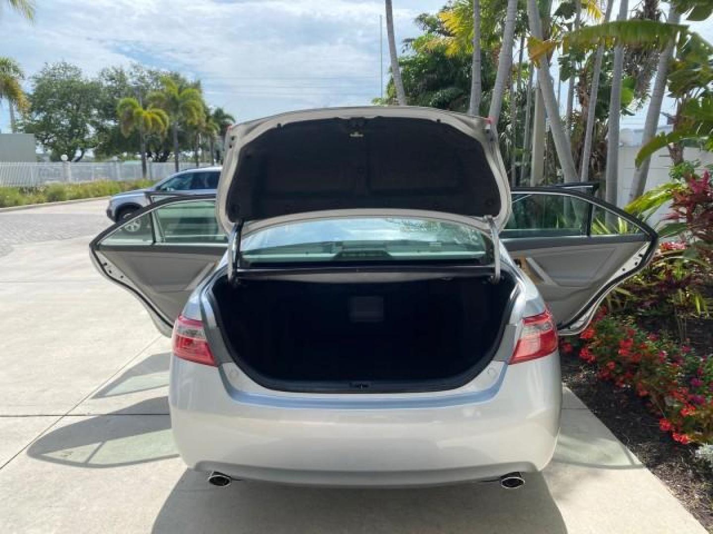 2007 Titanium Metallic /Ash Toyota Camry XLE LOW MILES 15,752 1 OWNER (4T1BK46K37U) with an 3.5L DOHC MPFI VVT-i 24-Valve V6 Engine engine, Automatic transmission, located at 4701 North Dixie Hwy, Pompano Beach, FL, 33064, (954) 422-2889, 26.240938, -80.123474 - OUR WEBPAGE FLORIDACARS1.COM HAS OVER 100 PHOTOS AND FREE CARFAX LINK 2007 Toyota Camry XLE 1 OWNER Sedan 4 DR 3.5L V6 F DOHC 24V Gasoline 31 MPG Front Wheel Drive Features ABS Brakes Air Conditioning Alloy Wheels AM/FM Stereo Automatic Transmission Auxiliary Audio Input Bluetooth Technology CD Audi- Photo#15