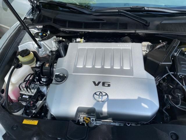 2007 Titanium Metallic /Ash Toyota Camry XLE LOW MILES 15,752 1 OWNER (4T1BK46K37U) with an 3.5L DOHC MPFI VVT-i 24-Valve V6 Engine engine, Automatic transmission, located at 4701 North Dixie Hwy, Pompano Beach, FL, 33064, (954) 422-2889, 26.240938, -80.123474 - OUR WEBPAGE FLORIDACARS1.COM HAS OVER 100 PHOTOS AND FREE CARFAX LINK 2007 Toyota Camry XLE 1 OWNER Sedan 4 DR 3.5L V6 F DOHC 24V Gasoline 31 MPG Front Wheel Drive Features ABS Brakes Air Conditioning Alloy Wheels AM/FM Stereo Automatic Transmission Auxiliary Audio Input Bluetooth Technology CD Audi - Photo#24
