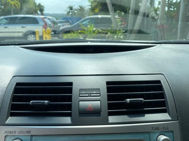 2007 Titanium Metallic /Ash Toyota Camry XLE LOW MILES 15,752 1 OWNER (4T1BK46K37U) with an 3.5L DOHC MPFI VVT-i 24-Valve V6 Engine engine, Automatic transmission, located at 4701 North Dixie Hwy, Pompano Beach, FL, 33064, (954) 422-2889, 26.240938, -80.123474 - OUR WEBPAGE FLORIDACARS1.COM HAS OVER 100 PHOTOS AND FREE CARFAX LINK 2007 Toyota Camry XLE 1 OWNER Sedan 4 DR 3.5L V6 F DOHC 24V Gasoline 31 MPG Front Wheel Drive Features ABS Brakes Air Conditioning Alloy Wheels AM/FM Stereo Automatic Transmission Auxiliary Audio Input Bluetooth Technology CD Audi - Photo#57