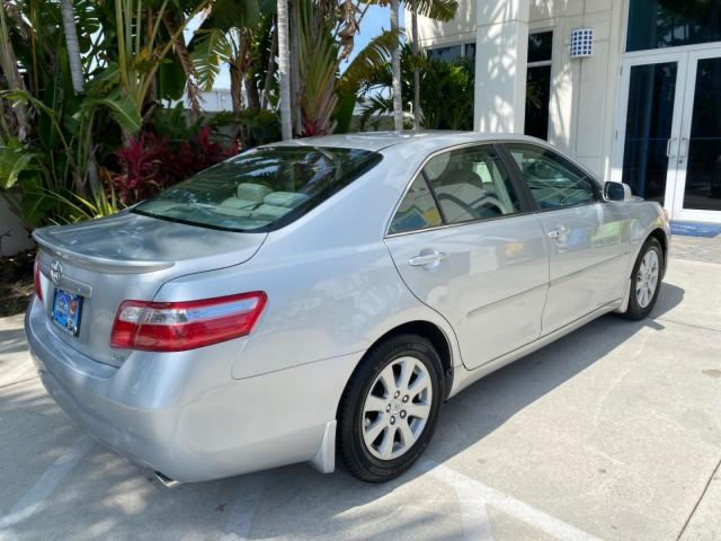 2007 Titanium Metallic /Ash Toyota Camry XLE LOW MILES 15,752 1 OWNER (4T1BK46K37U) with an 3.5L DOHC MPFI VVT-i 24-Valve V6 Engine engine, Automatic transmission, located at 4701 North Dixie Hwy, Pompano Beach, FL, 33064, (954) 422-2889, 26.240938, -80.123474 - OUR WEBPAGE FLORIDACARS1.COM HAS OVER 100 PHOTOS AND FREE CARFAX LINK 2007 Toyota Camry XLE 1 OWNER Sedan 4 DR 3.5L V6 F DOHC 24V Gasoline 31 MPG Front Wheel Drive Features ABS Brakes Air Conditioning Alloy Wheels AM/FM Stereo Automatic Transmission Auxiliary Audio Input Bluetooth Technology CD Audi- Photo#99