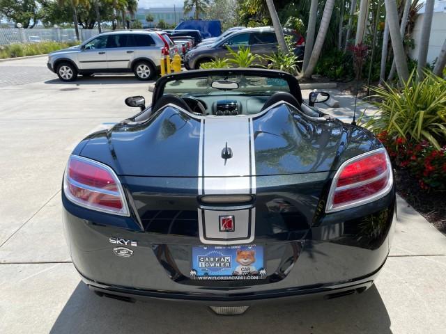2008 Carbon Flash /Light Titanium Saturn Sky Red Line Carbon Flash SE 5 SPD (1G8MJ35X88Y) with an Turbocharged And Intercooled Ecotec 2.0L VVT DOHC 4-Cyl Aluminum Engine engine, Manual transmission, located at 4701 North Dixie Hwy, Pompano Beach, FL, 33064, (954) 422-2889, 26.240938, -80.123474 - OUR WEBPAGE FLORIDACARS1.COM HAS OVER 100 PHOTOS AND FREE CARFAX LINK 2008 Saturn SKY Red Line Carbon Flash SE Convertible 2.0L I4 F DOHC Gasoline 31 MPG Rear Wheel Drive Features ABS Brakes Air Conditioning Alloy Wheels AM/FM Stereo Auxiliary Audio Input CD Audio Cruise Control Leather Seats Manual - Photo#45