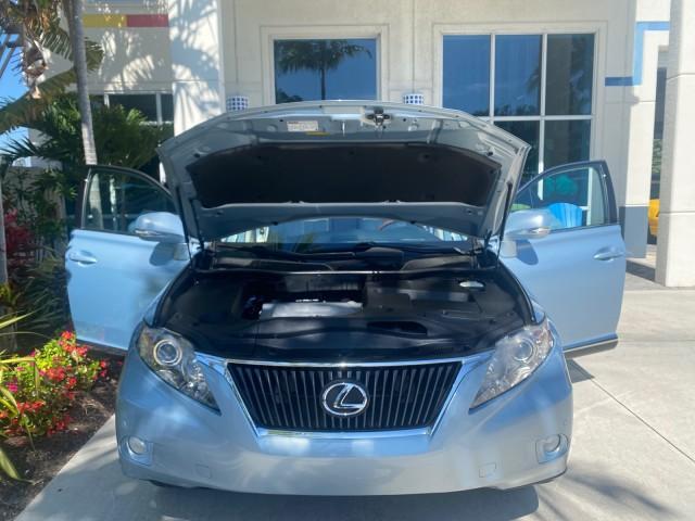 2011 Cerulean Blue Metallic /Light Gray Lexus RX 350 SUV LOW MILES 55,895 1 OWNER (2T2ZK1BAXBC) with an 3.5L DOHC SFI 24-Valve V6 Engine engine, Automatic transmission, located at 4701 North Dixie Hwy, Pompano Beach, FL, 33064, (954) 422-2889, 26.240938, -80.123474 - OUR WEBPAGE FLORIDACARS1.COM HAS OVER 100 PHOTOS AND FREE CARFAX LINK 2011 Lexus RX 350 1 OWNER 4 Door Wagon/Sport Utility 3.5L V6 F DOHC 24V Gasoline 25 MPG Front Wheel Drive Features A/C Seat(s) ABS Brakes Air Conditioning Alloy Wheels AM/FM Stereo Automatic Transmission Auxiliary Audio Input Blue - Photo#17