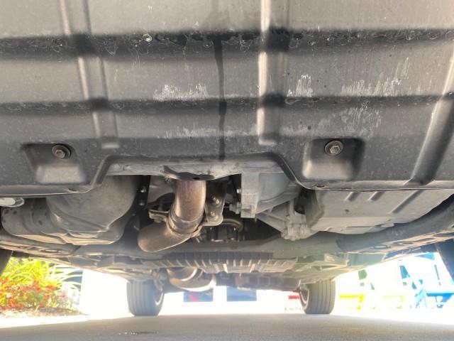 2011 Cerulean Blue Metallic /Light Gray Lexus RX 350 SUV LOW MILES 55,895 1 OWNER (2T2ZK1BAXBC) with an 3.5L DOHC SFI 24-Valve V6 Engine engine, Automatic transmission, located at 4701 North Dixie Hwy, Pompano Beach, FL, 33064, (954) 422-2889, 26.240938, -80.123474 - OUR WEBPAGE FLORIDACARS1.COM HAS OVER 100 PHOTOS AND FREE CARFAX LINK 2011 Lexus RX 350 1 OWNER 4 Door Wagon/Sport Utility 3.5L V6 F DOHC 24V Gasoline 25 MPG Front Wheel Drive Features A/C Seat(s) ABS Brakes Air Conditioning Alloy Wheels AM/FM Stereo Automatic Transmission Auxiliary Audio Input Blue - Photo#21