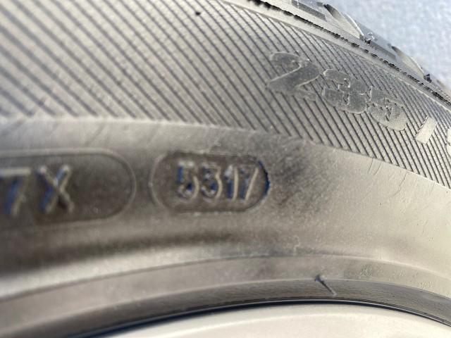 2011 Cerulean Blue Metallic /Light Gray Lexus RX 350 SUV LOW MILES 55,895 1 OWNER (2T2ZK1BAXBC) with an 3.5L DOHC SFI 24-Valve V6 Engine engine, Automatic transmission, located at 4701 North Dixie Hwy, Pompano Beach, FL, 33064, (954) 422-2889, 26.240938, -80.123474 - OUR WEBPAGE FLORIDACARS1.COM HAS OVER 100 PHOTOS AND FREE CARFAX LINK 2011 Lexus RX 350 1 OWNER 4 Door Wagon/Sport Utility 3.5L V6 F DOHC 24V Gasoline 25 MPG Front Wheel Drive Features A/C Seat(s) ABS Brakes Air Conditioning Alloy Wheels AM/FM Stereo Automatic Transmission Auxiliary Audio Input Blue - Photo#36