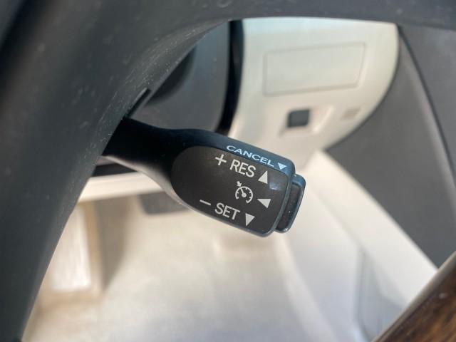2011 Cerulean Blue Metallic /Light Gray Lexus RX 350 SUV LOW MILES 55,895 1 OWNER (2T2ZK1BAXBC) with an 3.5L DOHC SFI 24-Valve V6 Engine engine, Automatic transmission, located at 4701 North Dixie Hwy, Pompano Beach, FL, 33064, (954) 422-2889, 26.240938, -80.123474 - OUR WEBPAGE FLORIDACARS1.COM HAS OVER 100 PHOTOS AND FREE CARFAX LINK 2011 Lexus RX 350 1 OWNER 4 Door Wagon/Sport Utility 3.5L V6 F DOHC 24V Gasoline 25 MPG Front Wheel Drive Features A/C Seat(s) ABS Brakes Air Conditioning Alloy Wheels AM/FM Stereo Automatic Transmission Auxiliary Audio Input Blue - Photo#51
