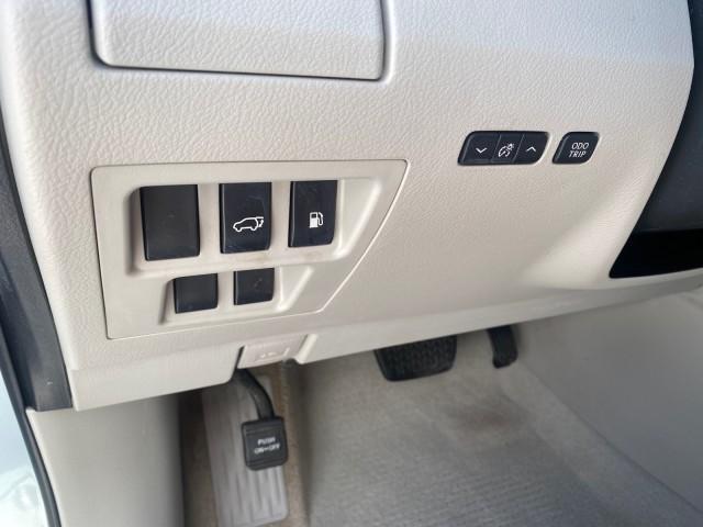 2011 Cerulean Blue Metallic /Light Gray Lexus RX 350 SUV LOW MILES 55,895 1 OWNER (2T2ZK1BAXBC) with an 3.5L DOHC SFI 24-Valve V6 Engine engine, Automatic transmission, located at 4701 North Dixie Hwy, Pompano Beach, FL, 33064, (954) 422-2889, 26.240938, -80.123474 - OUR WEBPAGE FLORIDACARS1.COM HAS OVER 100 PHOTOS AND FREE CARFAX LINK 2011 Lexus RX 350 1 OWNER 4 Door Wagon/Sport Utility 3.5L V6 F DOHC 24V Gasoline 25 MPG Front Wheel Drive Features A/C Seat(s) ABS Brakes Air Conditioning Alloy Wheels AM/FM Stereo Automatic Transmission Auxiliary Audio Input Blue - Photo#55
