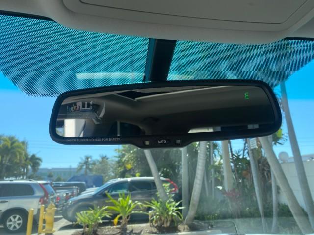 2011 Cerulean Blue Metallic /Light Gray Lexus RX 350 SUV LOW MILES 55,895 1 OWNER (2T2ZK1BAXBC) with an 3.5L DOHC SFI 24-Valve V6 Engine engine, Automatic transmission, located at 4701 North Dixie Hwy, Pompano Beach, FL, 33064, (954) 422-2889, 26.240938, -80.123474 - OUR WEBPAGE FLORIDACARS1.COM HAS OVER 100 PHOTOS AND FREE CARFAX LINK 2011 Lexus RX 350 1 OWNER 4 Door Wagon/Sport Utility 3.5L V6 F DOHC 24V Gasoline 25 MPG Front Wheel Drive Features A/C Seat(s) ABS Brakes Air Conditioning Alloy Wheels AM/FM Stereo Automatic Transmission Auxiliary Audio Input Blue - Photo#71