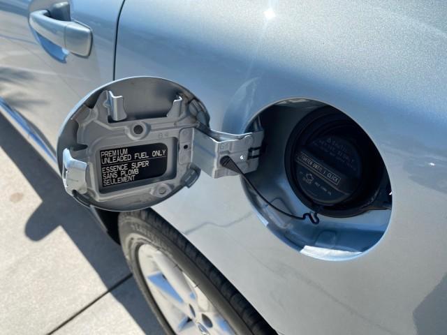 2011 Cerulean Blue Metallic /Light Gray Lexus RX 350 SUV LOW MILES 55,895 1 OWNER (2T2ZK1BAXBC) with an 3.5L DOHC SFI 24-Valve V6 Engine engine, Automatic transmission, located at 4701 North Dixie Hwy, Pompano Beach, FL, 33064, (954) 422-2889, 26.240938, -80.123474 - OUR WEBPAGE FLORIDACARS1.COM HAS OVER 100 PHOTOS AND FREE CARFAX LINK 2011 Lexus RX 350 1 OWNER 4 Door Wagon/Sport Utility 3.5L V6 F DOHC 24V Gasoline 25 MPG Front Wheel Drive Features A/C Seat(s) ABS Brakes Air Conditioning Alloy Wheels AM/FM Stereo Automatic Transmission Auxiliary Audio Input Blue - Photo#99