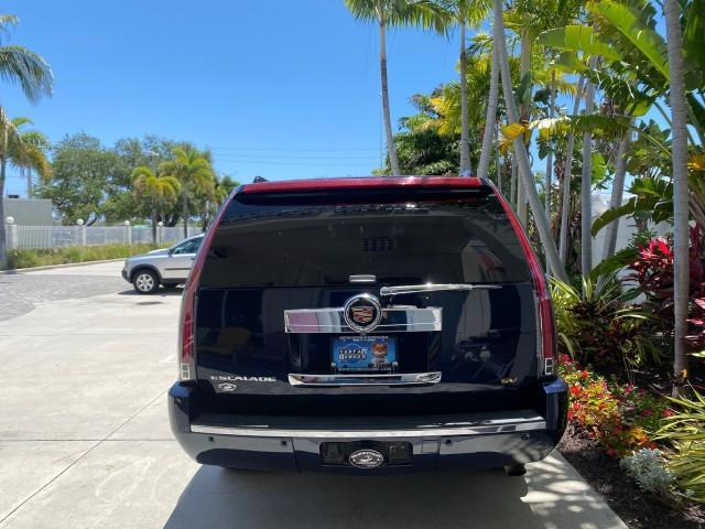 2007 Blue Chip /Cocoa/Very Light Cashmere Cadillac Escalade ESV SUNROOF AWD LOW MILES 47,118 (1GYFK66827R) with an 6.2L Vortec 1000 VVT V8 SFI Engine engine, Automatic transmission, located at 4701 North Dixie Hwy, Pompano Beach, FL, 33064, (954) 422-2889, 26.240938, -80.123474 - OUR WEBPAGE FLORIDACARS1.COM HAS OVER 100 PHOTOS AND FREE CARFAX LINK 2007 Cadillac Escalade ESV 4WD 4 Door Wagon/Sport Utility 6.2L V8 F Gasoline 19 MPG All Wheel Drive Features 20 Inch Plus Wheels 4WD/AWD A/C Seat(s) ABS Brakes Air Conditioning Alloy Wheels AM/FM Stereo Automatic Transmission Blue - Photo#7