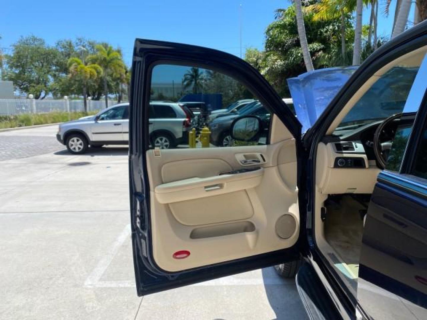 2007 Blue Chip /Cocoa/Very Light Cashmere Cadillac Escalade ESV SUNROOF AWD LOW MILES 47,118 (1GYFK66827R) with an 6.2L Vortec 1000 VVT V8 SFI Engine engine, Automatic transmission, located at 4701 North Dixie Hwy, Pompano Beach, FL, 33064, (954) 422-2889, 26.240938, -80.123474 - OUR WEBPAGE FLORIDACARS1.COM HAS OVER 100 PHOTOS AND FREE CARFAX LINK 2007 Cadillac Escalade ESV 4WD 4 Door Wagon/Sport Utility 6.2L V8 F Gasoline 19 MPG All Wheel Drive Features 20 Inch Plus Wheels 4WD/AWD A/C Seat(s) ABS Brakes Air Conditioning Alloy Wheels AM/FM Stereo Automatic Transmission Blue - Photo#9