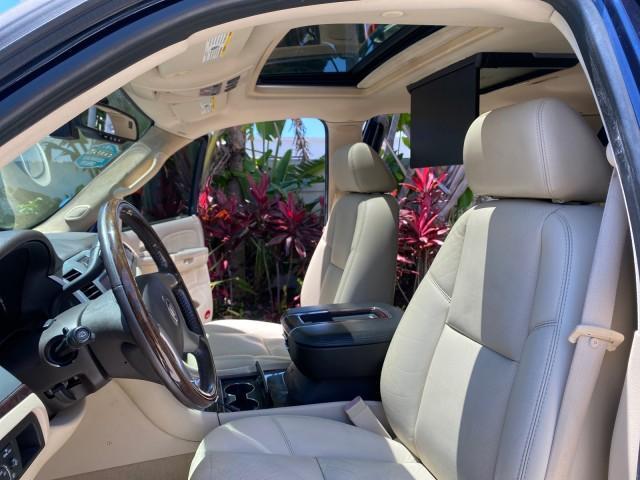 2007 Blue Chip /Cocoa/Very Light Cashmere Cadillac Escalade ESV SUNROOF AWD LOW MILES 47,118 (1GYFK66827R) with an 6.2L Vortec 1000 VVT V8 SFI Engine engine, Automatic transmission, located at 4701 North Dixie Hwy, Pompano Beach, FL, 33064, (954) 422-2889, 26.240938, -80.123474 - OUR WEBPAGE FLORIDACARS1.COM HAS OVER 100 PHOTOS AND FREE CARFAX LINK 2007 Cadillac Escalade ESV 4WD 4 Door Wagon/Sport Utility 6.2L V8 F Gasoline 19 MPG All Wheel Drive Features 20 Inch Plus Wheels 4WD/AWD A/C Seat(s) ABS Brakes Air Conditioning Alloy Wheels AM/FM Stereo Automatic Transmission Blue - Photo#10