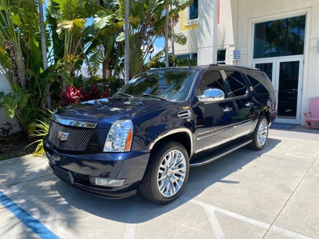 2007 Blue Chip /Cocoa/Very Light Cashmere Cadillac Escalade ESV SUNROOF AWD LOW MILES 47,118 (1GYFK66827R) with an 6.2L Vortec 1000 VVT V8 SFI Engine engine, Automatic transmission, located at 4701 North Dixie Hwy, Pompano Beach, FL, 33064, (954) 422-2889, 26.240938, -80.123474 - OUR WEBPAGE FLORIDACARS1.COM HAS OVER 100 PHOTOS AND FREE CARFAX LINK 2007 Cadillac Escalade ESV 4WD 4 Door Wagon/Sport Utility 6.2L V8 F Gasoline 19 MPG All Wheel Drive Features 20 Inch Plus Wheels 4WD/AWD A/C Seat(s) ABS Brakes Air Conditioning Alloy Wheels AM/FM Stereo Automatic Transmission Blue - Photo#28