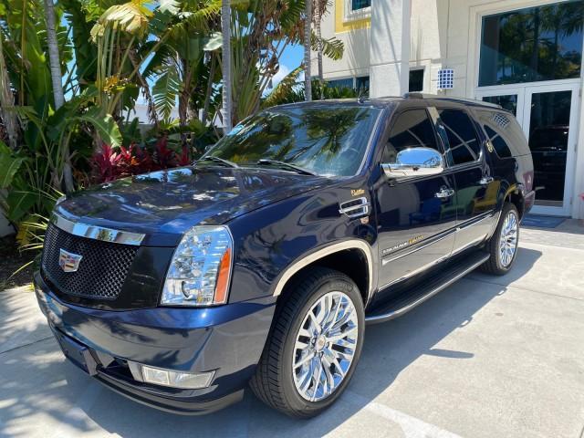 2007 Blue Chip /Cocoa/Very Light Cashmere Cadillac Escalade ESV SUNROOF AWD LOW MILES 47,118 (1GYFK66827R) with an 6.2L Vortec 1000 VVT V8 SFI Engine engine, Automatic transmission, located at 4701 North Dixie Hwy, Pompano Beach, FL, 33064, (954) 422-2889, 26.240938, -80.123474 - OUR WEBPAGE FLORIDACARS1.COM HAS OVER 100 PHOTOS AND FREE CARFAX LINK 2007 Cadillac Escalade ESV 4WD 4 Door Wagon/Sport Utility 6.2L V8 F Gasoline 19 MPG All Wheel Drive Features 20 Inch Plus Wheels 4WD/AWD A/C Seat(s) ABS Brakes Air Conditioning Alloy Wheels AM/FM Stereo Automatic Transmission Blue - Photo#29