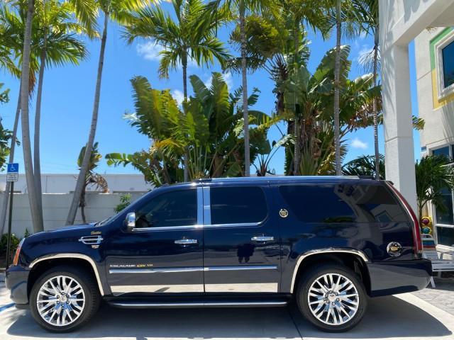 2007 Blue Chip /Cocoa/Very Light Cashmere Cadillac Escalade ESV SUNROOF AWD LOW MILES 47,118 (1GYFK66827R) with an 6.2L Vortec 1000 VVT V8 SFI Engine engine, Automatic transmission, located at 4701 North Dixie Hwy, Pompano Beach, FL, 33064, (954) 422-2889, 26.240938, -80.123474 - OUR WEBPAGE FLORIDACARS1.COM HAS OVER 100 PHOTOS AND FREE CARFAX LINK 2007 Cadillac Escalade ESV 4WD 4 Door Wagon/Sport Utility 6.2L V8 F Gasoline 19 MPG All Wheel Drive Features 20 Inch Plus Wheels 4WD/AWD A/C Seat(s) ABS Brakes Air Conditioning Alloy Wheels AM/FM Stereo Automatic Transmission Blue - Photo#31
