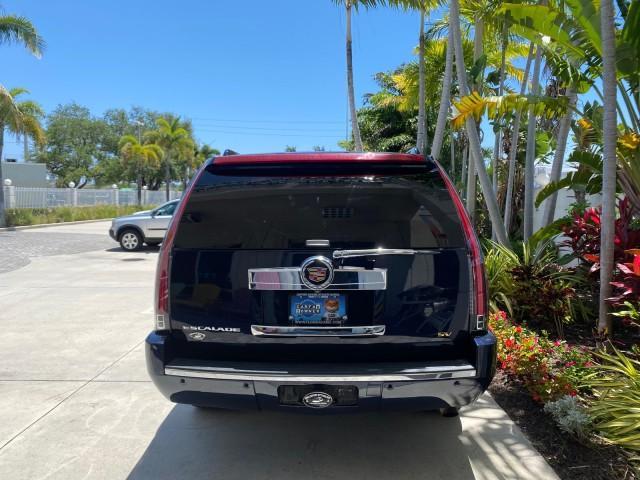 2007 Blue Chip /Cocoa/Very Light Cashmere Cadillac Escalade ESV SUNROOF AWD LOW MILES 47,118 (1GYFK66827R) with an 6.2L Vortec 1000 VVT V8 SFI Engine engine, Automatic transmission, located at 4701 North Dixie Hwy, Pompano Beach, FL, 33064, (954) 422-2889, 26.240938, -80.123474 - OUR WEBPAGE FLORIDACARS1.COM HAS OVER 100 PHOTOS AND FREE CARFAX LINK 2007 Cadillac Escalade ESV 4WD 4 Door Wagon/Sport Utility 6.2L V8 F Gasoline 19 MPG All Wheel Drive Features 20 Inch Plus Wheels 4WD/AWD A/C Seat(s) ABS Brakes Air Conditioning Alloy Wheels AM/FM Stereo Automatic Transmission Blue - Photo#34