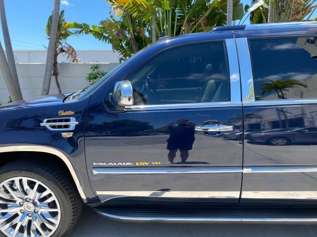 2007 Blue Chip /Cocoa/Very Light Cashmere Cadillac Escalade ESV SUNROOF AWD LOW MILES 47,118 (1GYFK66827R) with an 6.2L Vortec 1000 VVT V8 SFI Engine engine, Automatic transmission, located at 4701 North Dixie Hwy, Pompano Beach, FL, 33064, (954) 422-2889, 26.240938, -80.123474 - OUR WEBPAGE FLORIDACARS1.COM HAS OVER 100 PHOTOS AND FREE CARFAX LINK 2007 Cadillac Escalade ESV 4WD 4 Door Wagon/Sport Utility 6.2L V8 F Gasoline 19 MPG All Wheel Drive Features 20 Inch Plus Wheels 4WD/AWD A/C Seat(s) ABS Brakes Air Conditioning Alloy Wheels AM/FM Stereo Automatic Transmission Blue - Photo#36