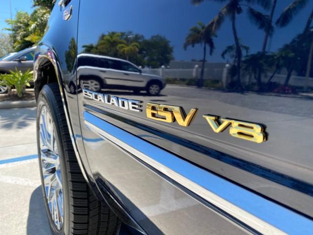 2007 Blue Chip /Cocoa/Very Light Cashmere Cadillac Escalade ESV SUNROOF AWD LOW MILES 47,118 (1GYFK66827R) with an 6.2L Vortec 1000 VVT V8 SFI Engine engine, Automatic transmission, located at 4701 North Dixie Hwy, Pompano Beach, FL, 33064, (954) 422-2889, 26.240938, -80.123474 - OUR WEBPAGE FLORIDACARS1.COM HAS OVER 100 PHOTOS AND FREE CARFAX LINK 2007 Cadillac Escalade ESV 4WD 4 Door Wagon/Sport Utility 6.2L V8 F Gasoline 19 MPG All Wheel Drive Features 20 Inch Plus Wheels 4WD/AWD A/C Seat(s) ABS Brakes Air Conditioning Alloy Wheels AM/FM Stereo Automatic Transmission Blue - Photo#38