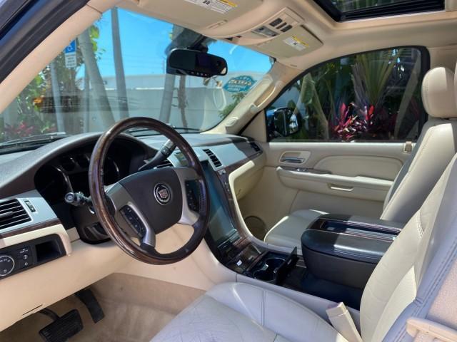 2007 Blue Chip /Cocoa/Very Light Cashmere Cadillac Escalade ESV SUNROOF AWD LOW MILES 47,118 (1GYFK66827R) with an 6.2L Vortec 1000 VVT V8 SFI Engine engine, Automatic transmission, located at 4701 North Dixie Hwy, Pompano Beach, FL, 33064, (954) 422-2889, 26.240938, -80.123474 - OUR WEBPAGE FLORIDACARS1.COM HAS OVER 100 PHOTOS AND FREE CARFAX LINK 2007 Cadillac Escalade ESV 4WD 4 Door Wagon/Sport Utility 6.2L V8 F Gasoline 19 MPG All Wheel Drive Features 20 Inch Plus Wheels 4WD/AWD A/C Seat(s) ABS Brakes Air Conditioning Alloy Wheels AM/FM Stereo Automatic Transmission Blue - Photo#46