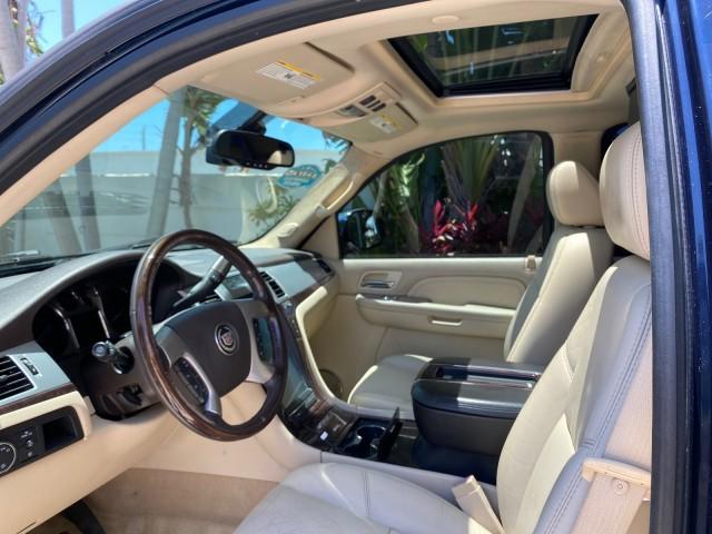 2007 Blue Chip /Cocoa/Very Light Cashmere Cadillac Escalade ESV SUNROOF AWD LOW MILES 47,118 (1GYFK66827R) with an 6.2L Vortec 1000 VVT V8 SFI Engine engine, Automatic transmission, located at 4701 North Dixie Hwy, Pompano Beach, FL, 33064, (954) 422-2889, 26.240938, -80.123474 - OUR WEBPAGE FLORIDACARS1.COM HAS OVER 100 PHOTOS AND FREE CARFAX LINK 2007 Cadillac Escalade ESV 4WD 4 Door Wagon/Sport Utility 6.2L V8 F Gasoline 19 MPG All Wheel Drive Features 20 Inch Plus Wheels 4WD/AWD A/C Seat(s) ABS Brakes Air Conditioning Alloy Wheels AM/FM Stereo Automatic Transmission Blue - Photo#49