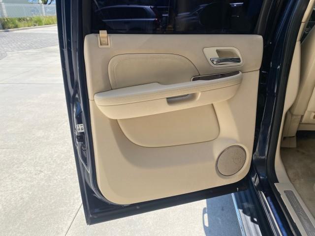 2007 Blue Chip /Cocoa/Very Light Cashmere Cadillac Escalade ESV SUNROOF AWD LOW MILES 47,118 (1GYFK66827R) with an 6.2L Vortec 1000 VVT V8 SFI Engine engine, Automatic transmission, located at 4701 North Dixie Hwy, Pompano Beach, FL, 33064, (954) 422-2889, 26.240938, -80.123474 - OUR WEBPAGE FLORIDACARS1.COM HAS OVER 100 PHOTOS AND FREE CARFAX LINK 2007 Cadillac Escalade ESV 4WD 4 Door Wagon/Sport Utility 6.2L V8 F Gasoline 19 MPG All Wheel Drive Features 20 Inch Plus Wheels 4WD/AWD A/C Seat(s) ABS Brakes Air Conditioning Alloy Wheels AM/FM Stereo Automatic Transmission Blue - Photo#77