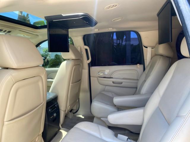 2007 Blue Chip /Cocoa/Very Light Cashmere Cadillac Escalade ESV SUNROOF AWD LOW MILES 47,118 (1GYFK66827R) with an 6.2L Vortec 1000 VVT V8 SFI Engine engine, Automatic transmission, located at 4701 North Dixie Hwy, Pompano Beach, FL, 33064, (954) 422-2889, 26.240938, -80.123474 - OUR WEBPAGE FLORIDACARS1.COM HAS OVER 100 PHOTOS AND FREE CARFAX LINK 2007 Cadillac Escalade ESV 4WD 4 Door Wagon/Sport Utility 6.2L V8 F Gasoline 19 MPG All Wheel Drive Features 20 Inch Plus Wheels 4WD/AWD A/C Seat(s) ABS Brakes Air Conditioning Alloy Wheels AM/FM Stereo Automatic Transmission Blue - Photo#80