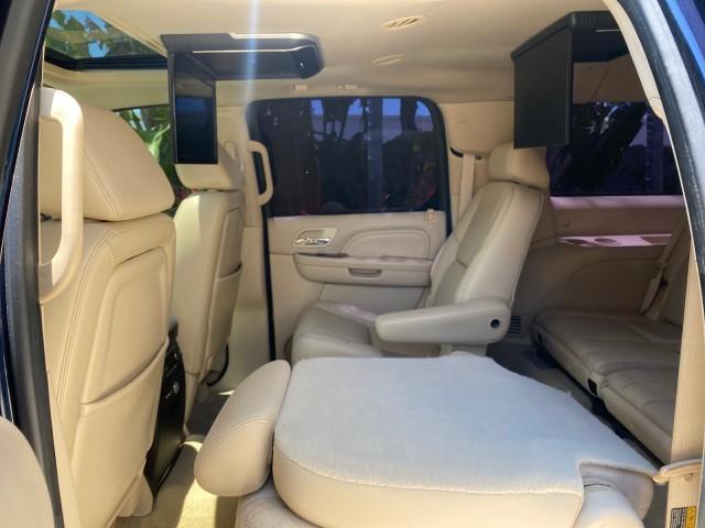 2007 Blue Chip /Cocoa/Very Light Cashmere Cadillac Escalade ESV SUNROOF AWD LOW MILES 47,118 (1GYFK66827R) with an 6.2L Vortec 1000 VVT V8 SFI Engine engine, Automatic transmission, located at 4701 North Dixie Hwy, Pompano Beach, FL, 33064, (954) 422-2889, 26.240938, -80.123474 - OUR WEBPAGE FLORIDACARS1.COM HAS OVER 100 PHOTOS AND FREE CARFAX LINK 2007 Cadillac Escalade ESV 4WD 4 Door Wagon/Sport Utility 6.2L V8 F Gasoline 19 MPG All Wheel Drive Features 20 Inch Plus Wheels 4WD/AWD A/C Seat(s) ABS Brakes Air Conditioning Alloy Wheels AM/FM Stereo Automatic Transmission Blue - Photo#88